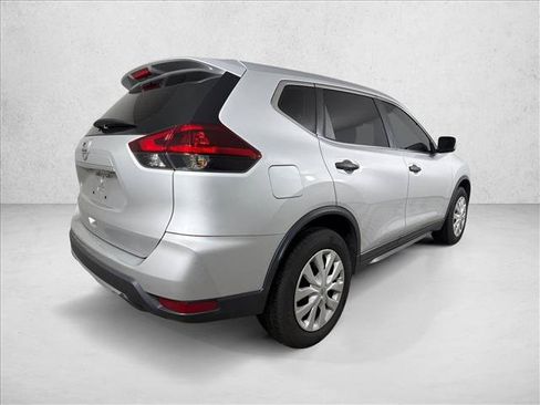 Used 2020 Nissan Rogue S FWD image 3