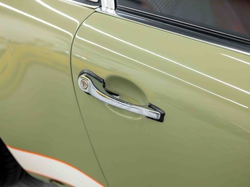 Used 1987 Porsche 911 Carrera RWD image 18