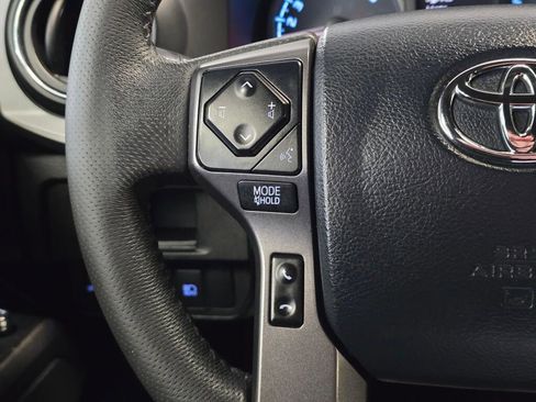 Used 2019 Toyota Tacoma TRD Sport image 27