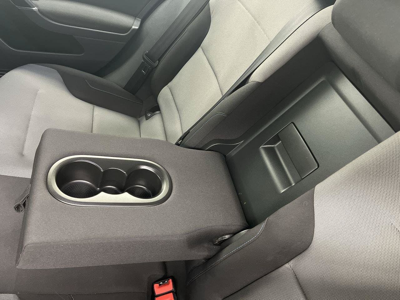 Used 2015 Volkswagen e-Golf Limited Edition FWD image 13