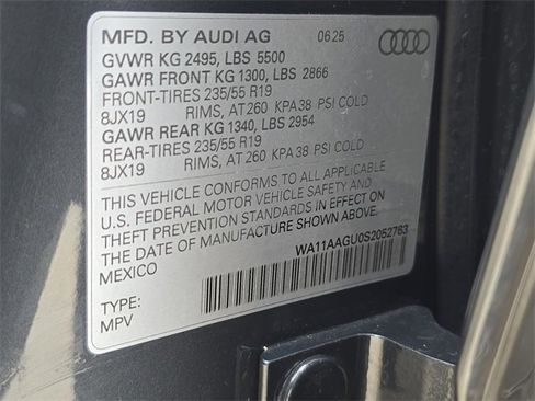 Used 2025 Audi Q5 Premium w/ Convenience Package image 39