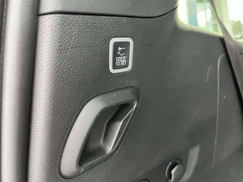 Used 2022 Jeep Wagoneer Series III w/ Flexible Seating Group image 19