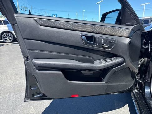 Used 2014 Mercedes-Benz E 350 4MATIC Sedan image 16