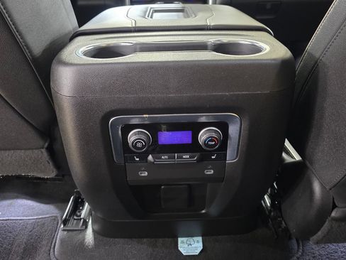 Used 2023 Chevrolet Tahoe Premier AWD/4WD image 13