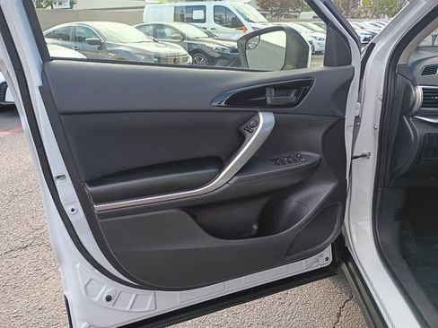 Used 2020 Mitsubishi Eclipse Cross ES image 17