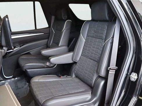 Used 2025 Cadillac Escalade V w/ LPO, ONYX Package AWD/4WD image 27