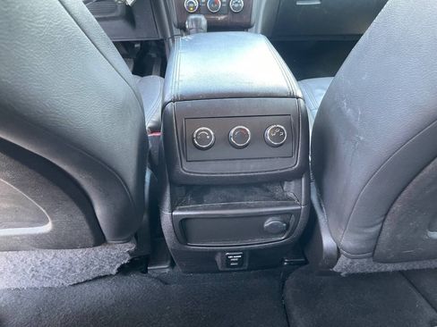 Used 2016 Chevrolet Traverse LT w/ Style and Technology Package FWD image 21