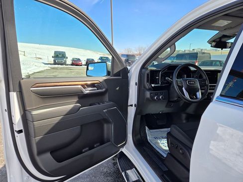 Used 2023 GMC Sierra 1500 SLE image 11