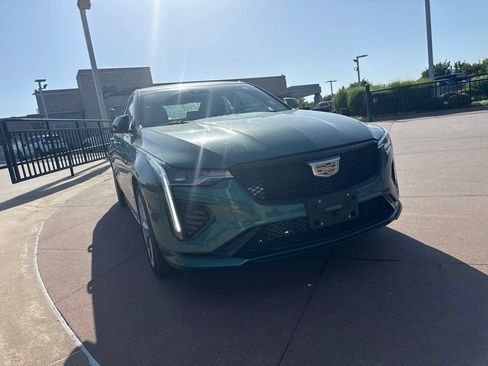 Used 2026 Cadillac CT4 V AWD/4WD image 2