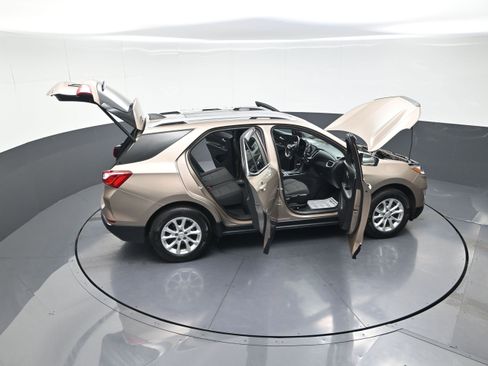 Used 2018 Chevrolet Equinox LT w/ Sun & Infotainment Package AWD/4WD image 14