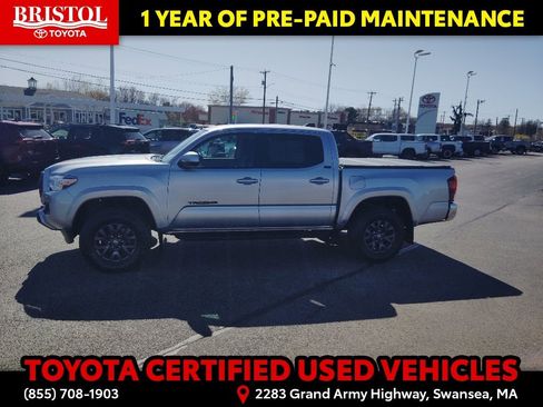 Certified 2022 Toyota Tacoma SR5 AWD/4WD image 4