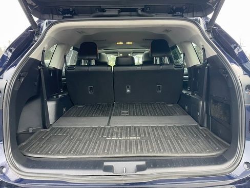 Used 2020 Toyota Highlander XLE image 29