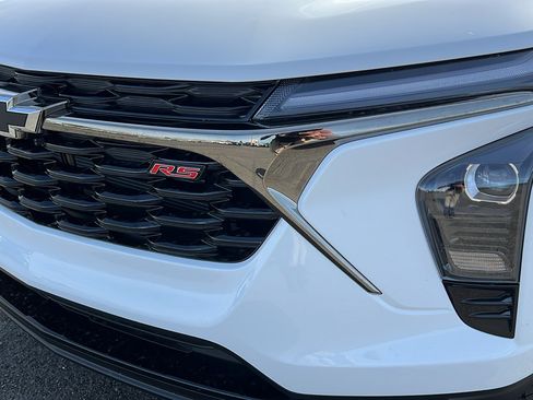 New 2026 Chevrolet Trax RS w/ Driver Confidence Package FWD image 9
