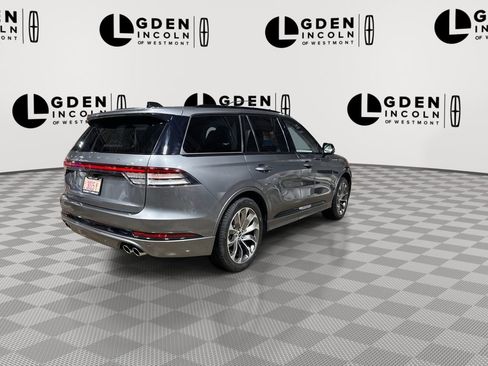 Used 2025 Lincoln Aviator 2WD w/ Jet Appearance Package image 8