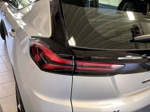 Used 2023 Chevrolet Bolt EUV Premier FWD image 33