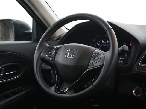 Used 2021 Honda HR-V Touring image 14