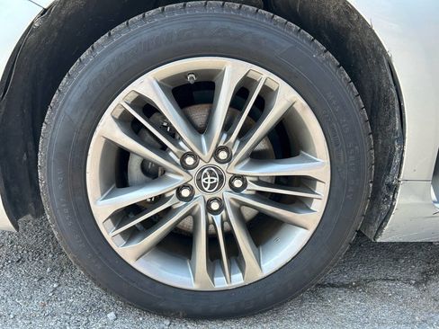 Used 2017 Toyota Camry SE image 14