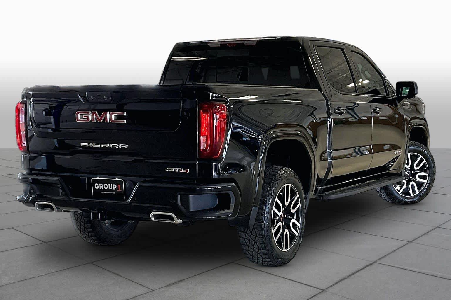 Used 2025 GMC Sierra 1500 AT4 w/ AT4 Premium Package AWD/4WD image 12