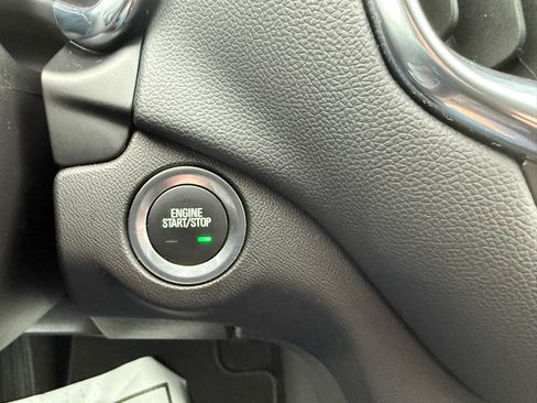 Used 2023 Chevrolet Equinox LT image 16