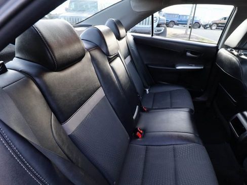 Used 2014 Toyota Camry SE image 46