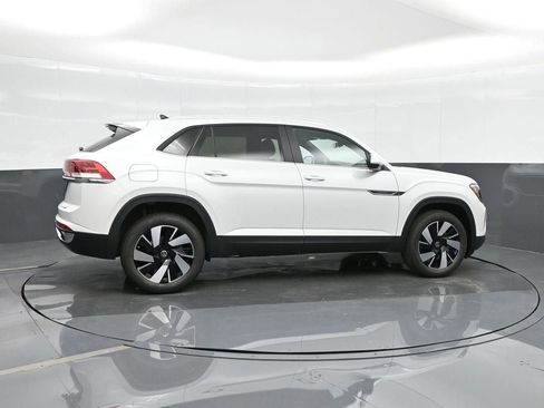 New 2026 Volkswagen Atlas Cross Sport SE FWD image 4