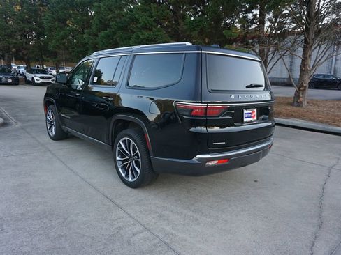 Used 2022 Jeep Wagoneer Series III w/ Premium Group I AWD/4WD image 23