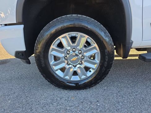 Used 2024 Chevrolet Silverado 2500 High Country w/ High Country Premium Package AWD/4WD image 15