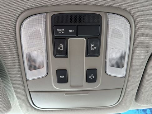 Used 2021 Kia Sedona LX image 14