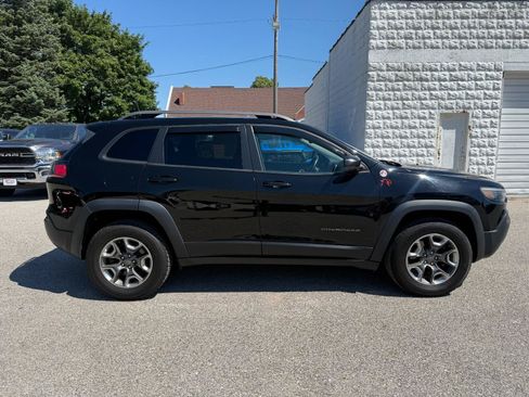 Used 2019 Jeep Cherokee Trailhawk w/ Comfort/Convenience Group AWD/4WD image 4