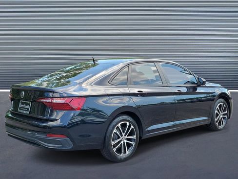 Used 2023 Volkswagen Jetta Sport image 3