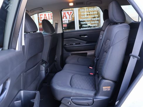 Used 2022 Nissan Pathfinder SV image 24