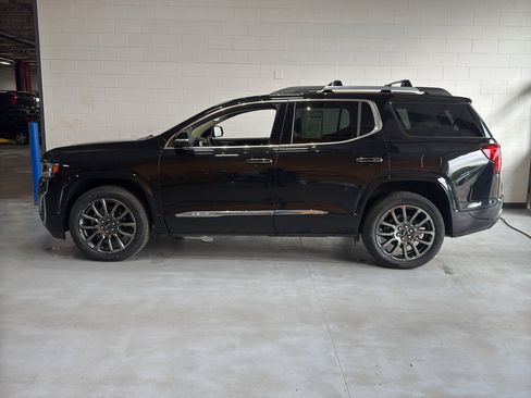 Used 2023 GMC Acadia Denali w/ Black Diamond Edition AWD/4WD image 2