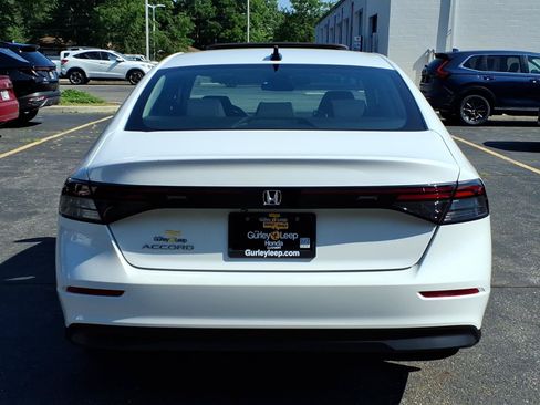 Used 2025 Honda Accord SE image 10