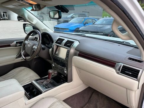 Used 2014 Lexus GX 460 w/ Premium Package AWD/4WD image 12