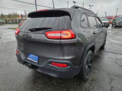 Used 2017 Jeep Cherokee Sport w/ Trailer Tow Group AWD/4WD image 5