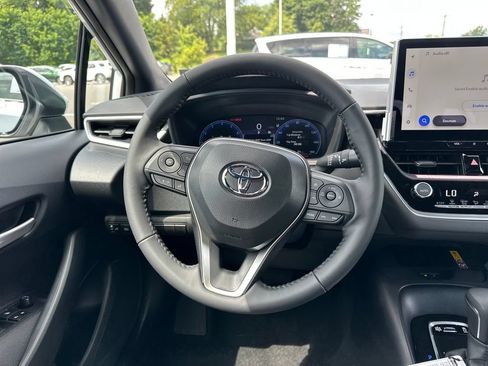 Used 2026 Toyota Corolla SE w/ SE Package FWD image 19