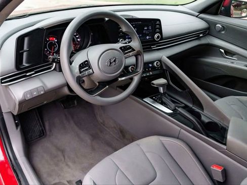 Certified 2022 Hyundai Elantra SEL w/ Cargo Package image 8