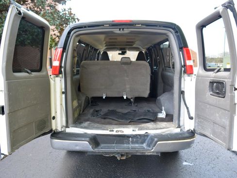 Used 2020 Chevrolet Express 3500 LT w/ LT Preferred Equipment Group image 11