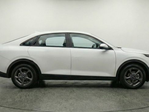 Used 2025 Kia K4 FWD image 11