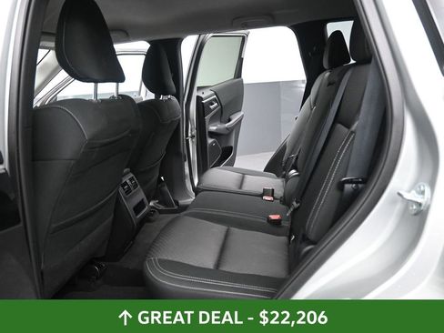 Used 2025 Mitsubishi Outlander ES image 26