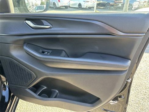 Certified 2024 Jeep Grand Cherokee Altitude image 8