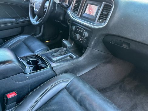 Used 2017 Dodge Charger SE w/ Blacktop Package RWD image 18