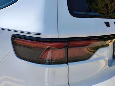 Used 2024 Jeep Wagoneer Series II image 5