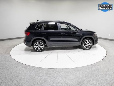 Used 2024 Volkswagen Taos SE image 28