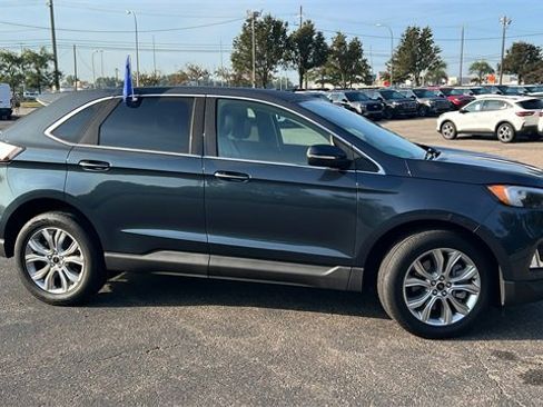 Certified 2024 Ford Edge Titanium image 3