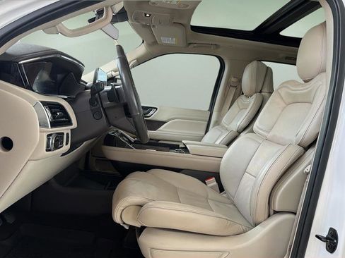 Used 2019 Lincoln Navigator Reserve AWD/4WD image 23
