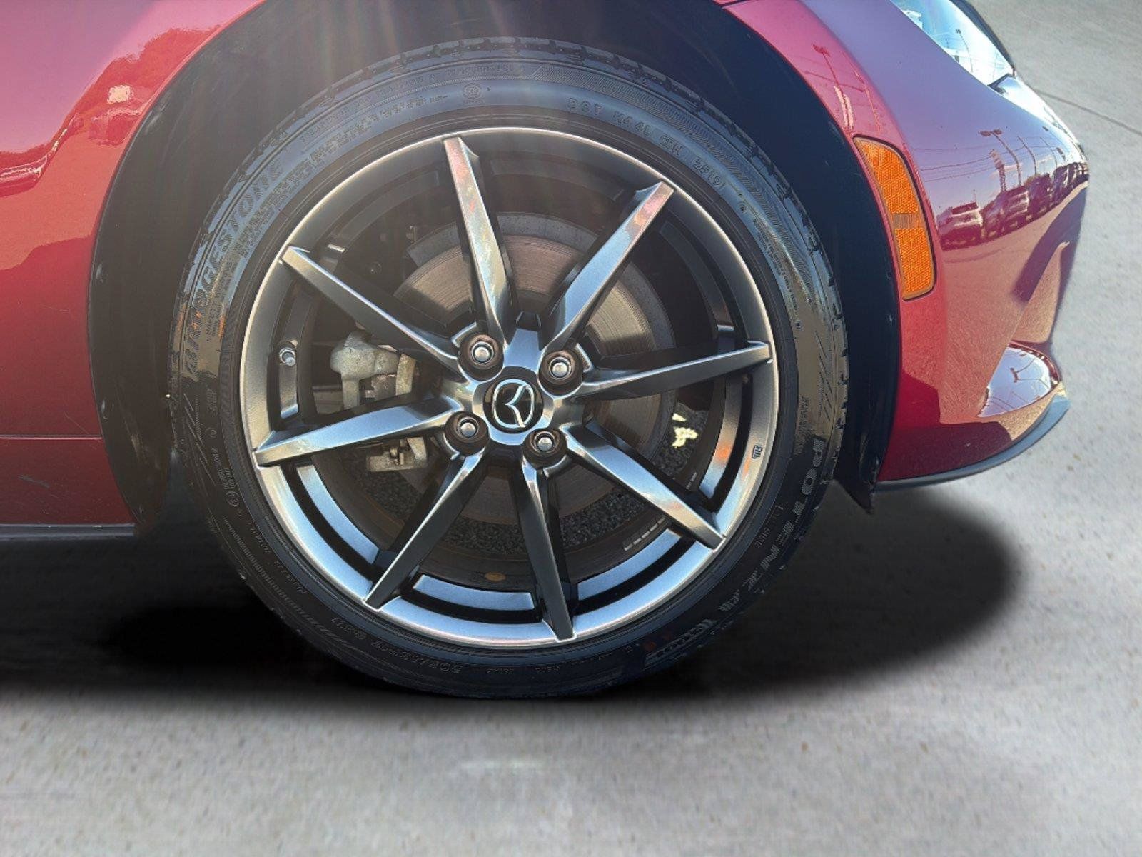 Used 2019 MAZDA MX-5 Miata RF Grand Touring RWD image 38