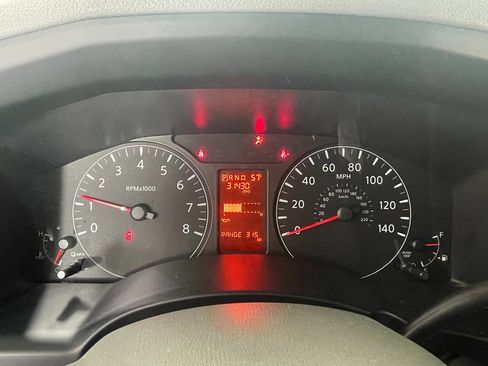 Used 2019 Nissan NV 3500 S image 17