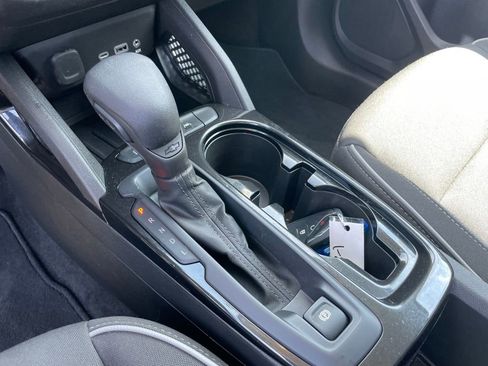 Used 2022 Chevrolet TrailBlazer LT w/ Convenience Package FWD image 18