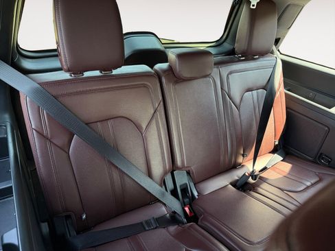 Used 2023 Ford Expedition Limited image 18